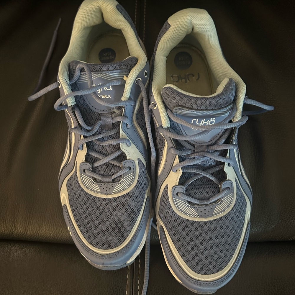 Size 10 Ryka Sky Walk walking sneakers